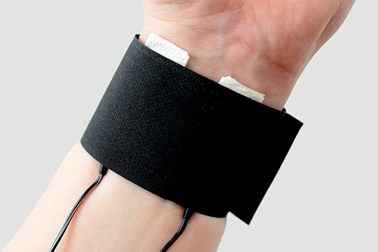 Image Wearing Wrist Electrodes